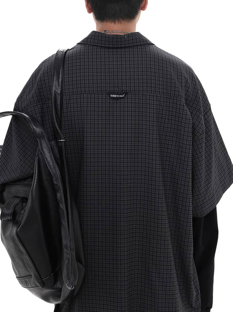 Abstrakte Leinwandkunst Vertrauen mit dunkler Tiefe und leuchtenden Farbakzenten